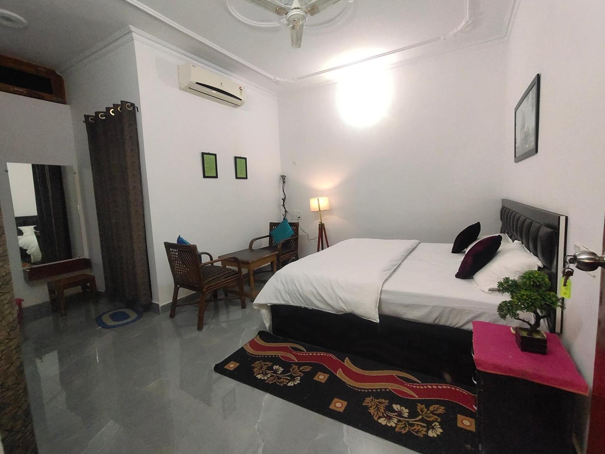 Khajuraho Glory Homestay Buitenkant foto