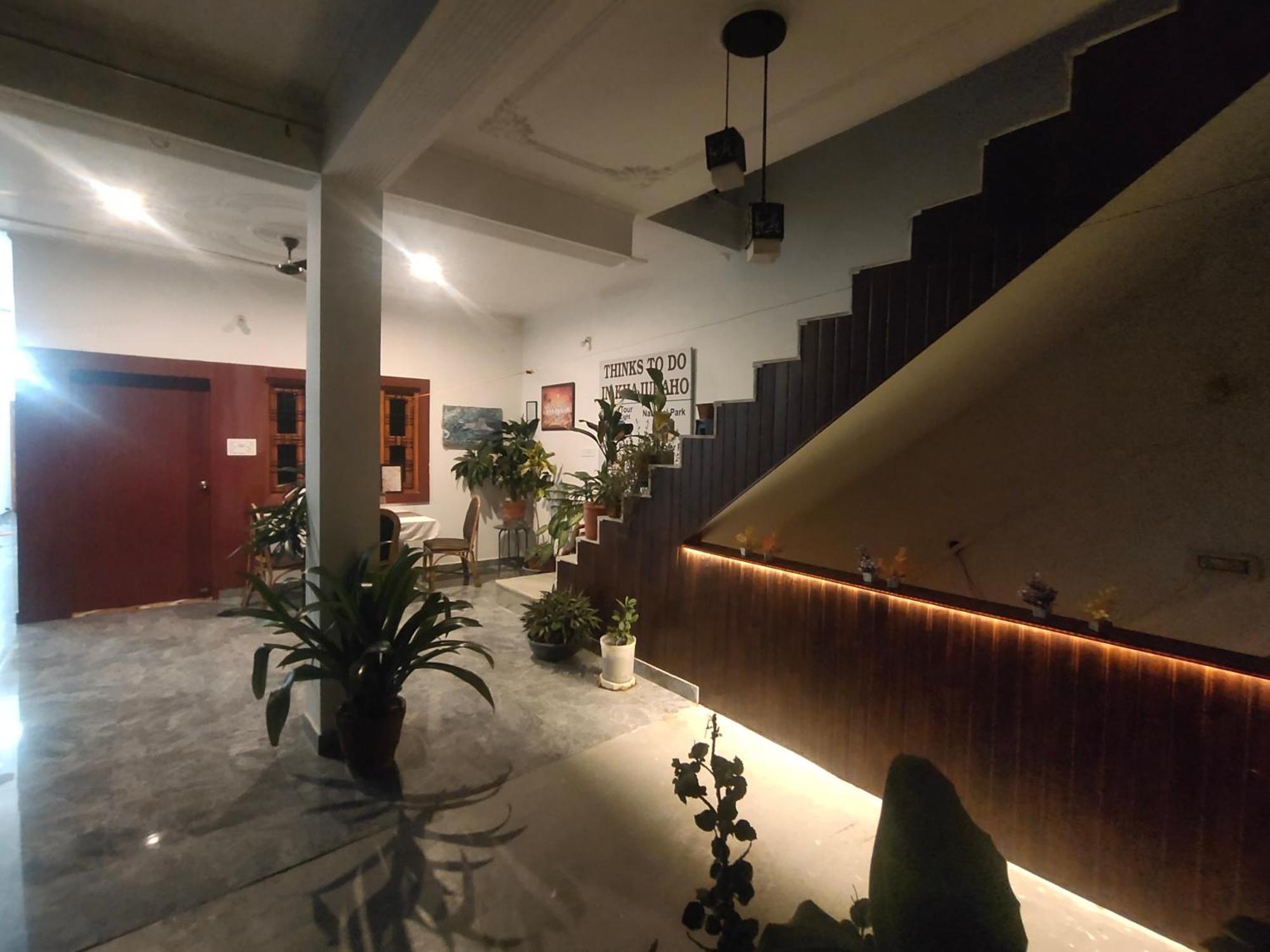 Khajuraho Glory Homestay Buitenkant foto