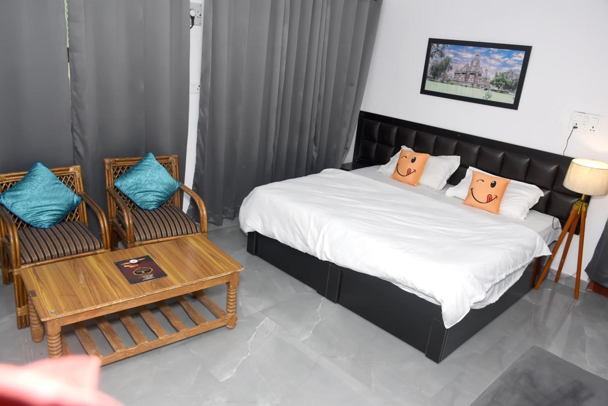 Khajuraho Glory Homestay Buitenkant foto