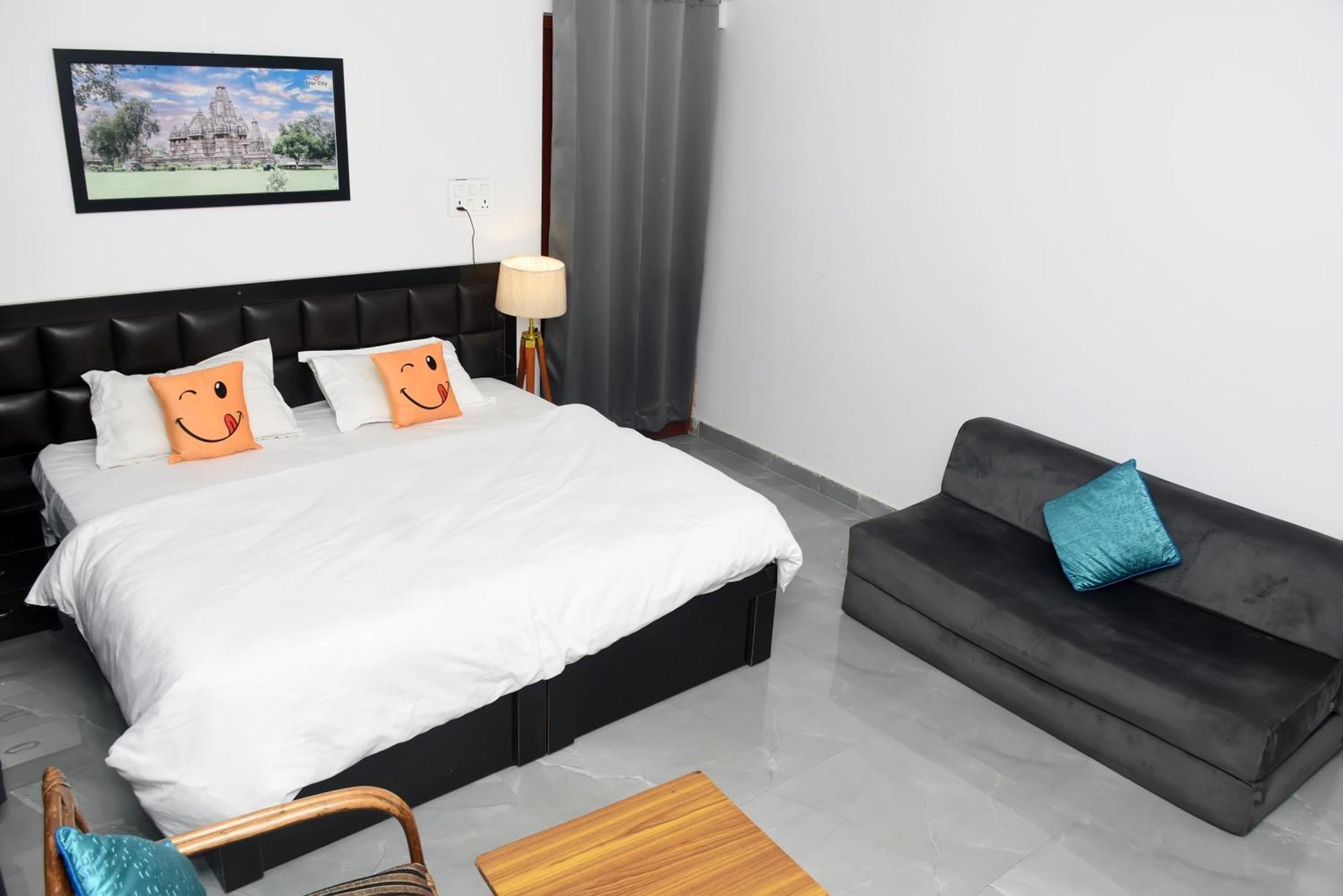 Khajuraho Glory Homestay Buitenkant foto