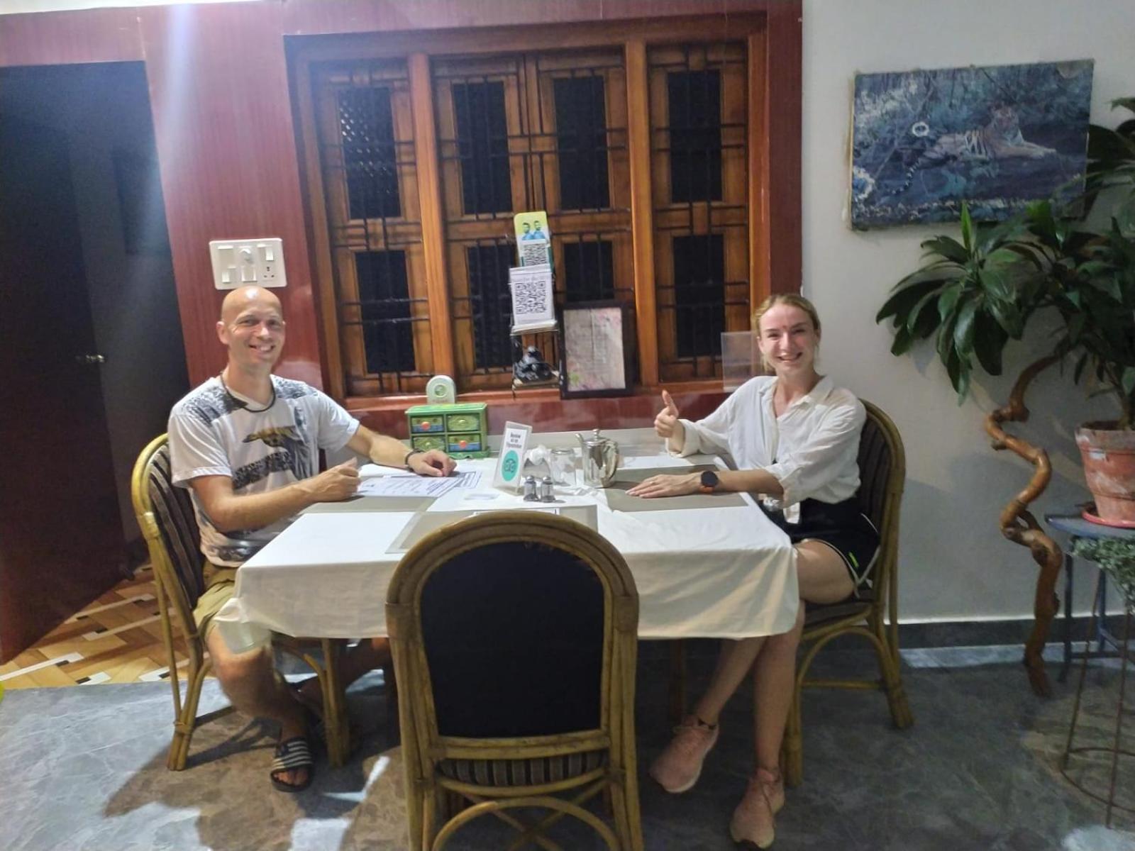 Khajuraho Glory Homestay Buitenkant foto