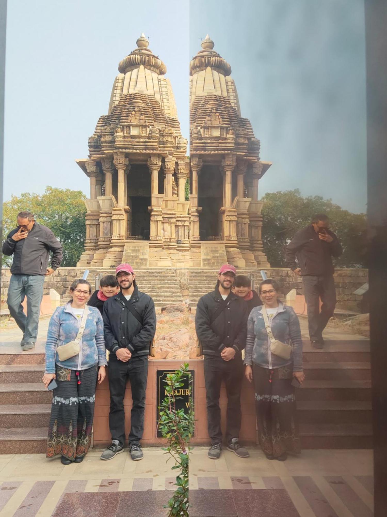 Khajuraho Glory Homestay Buitenkant foto